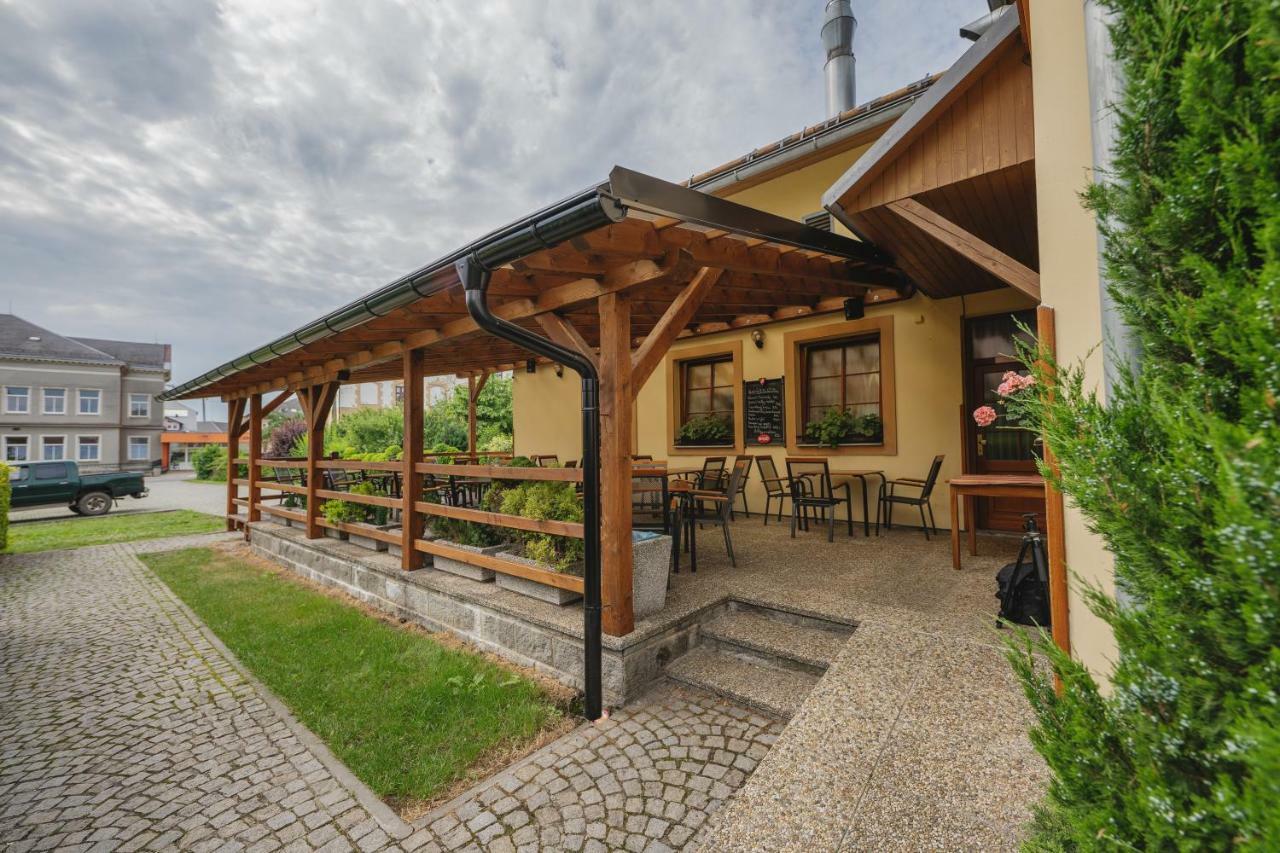 Hotel Taverna Javorník Exterior foto