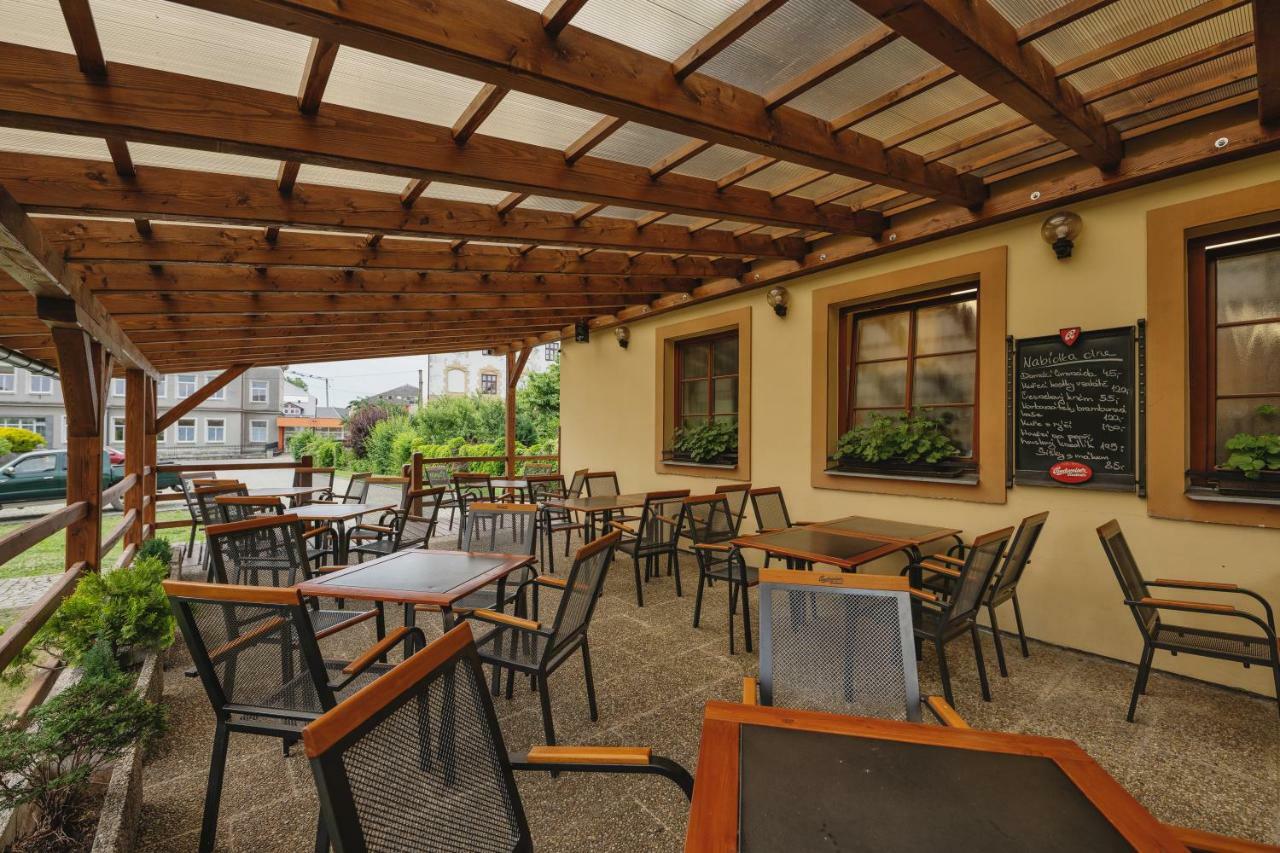 Hotel Taverna Javorník Exterior foto